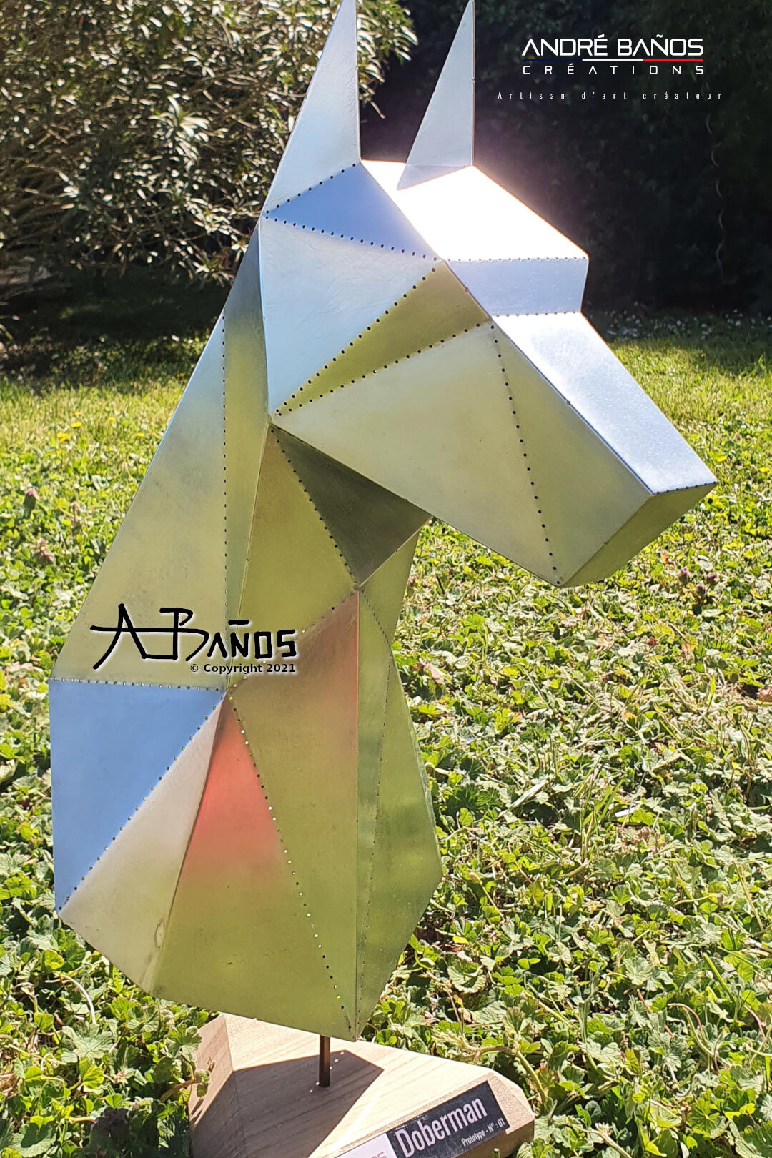 André Baños Créations - Tête doberman à facettes